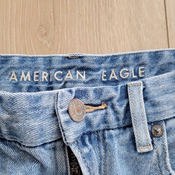 American Eagle curvy mom jeans distressed light wash size 6 regular - Picture 11 of 14